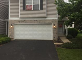 2496 Amber Ln, Elgin, IL 60123