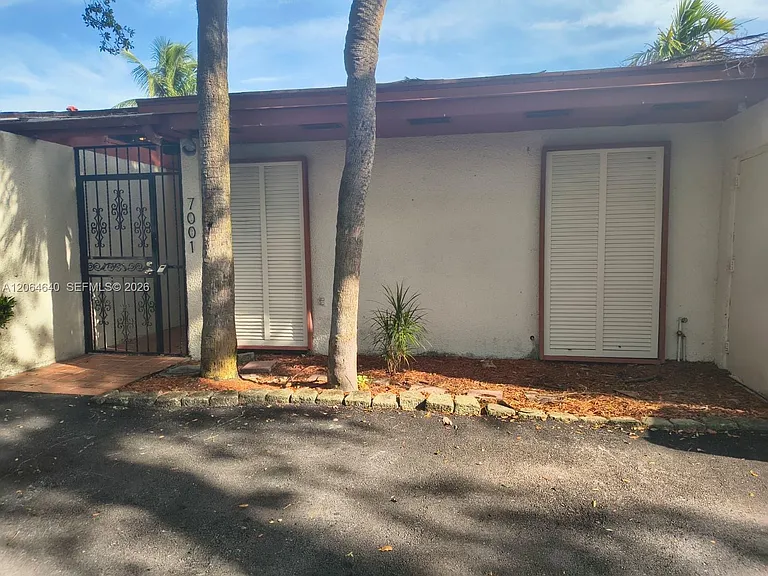7001 Loch Isle Dr S #7001 — Photo 1