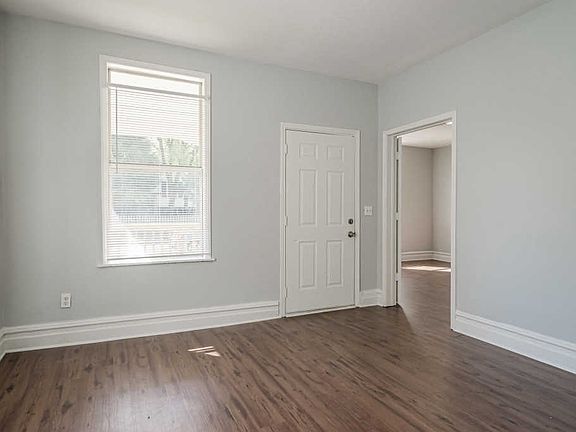 4th image of 1623 Forest Ave