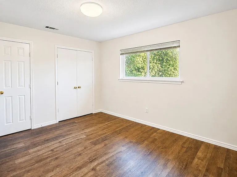 7618 Thistle Ln — Photo 14