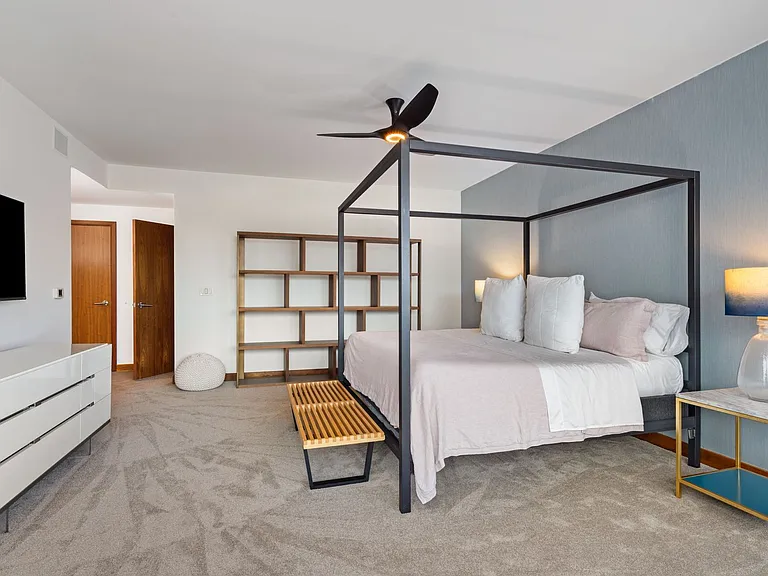 1555 Kapiolani Blvd #2000 — Photo 18