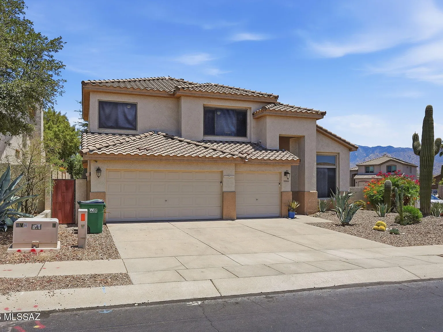 4 bed, 2.5 bath, 2448 sqft, $4,500 — Photo 1