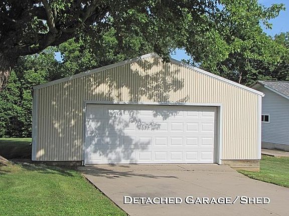 2nd image of 11149 Woodland Hts