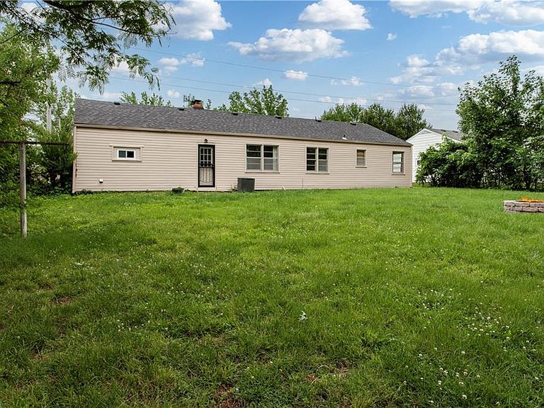 Listing photo 5
