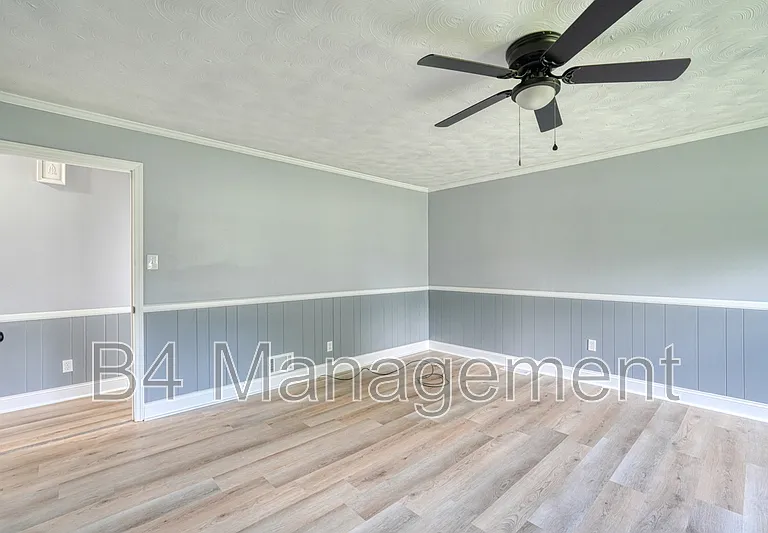 835 Archer Rd — Photo 3