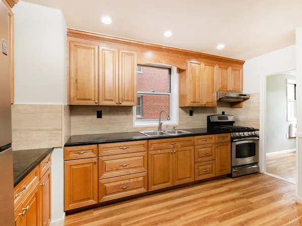 770 Ocean Parkway image 11 of 26