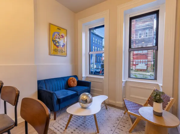 1417 Arch St APT 1, Pittsburgh, PA 15212