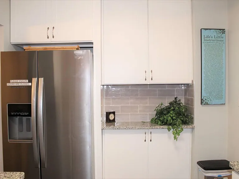 1302 Clermont Ave — Photo 2