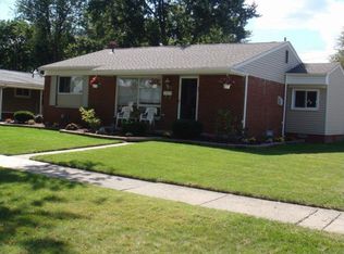 373 Redwood Dr, Troy, MI 48083