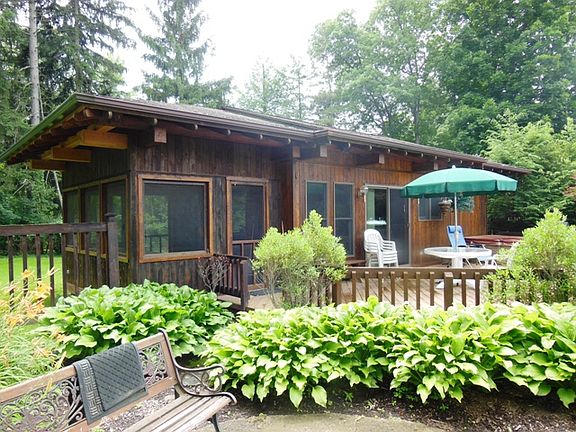 pool house
