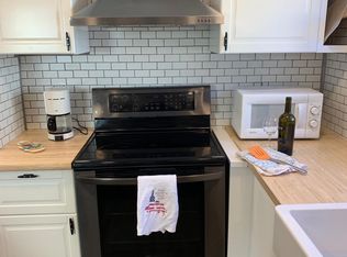 34 Bacheller St #B3, Newport, RI 02840