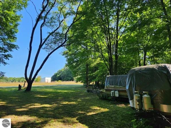 1202 Spencer Rd SE, Kalkaska, MI 49646
