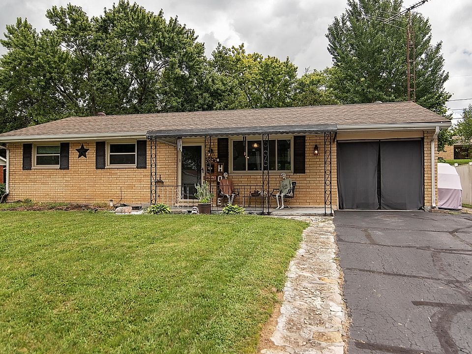 1st image of 3896 Raymond Dr