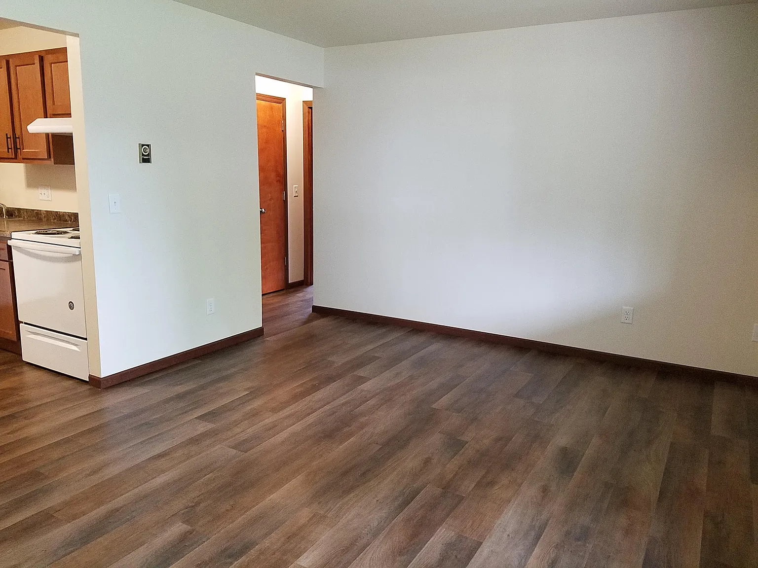 3202 Terrace Court — Photo 4