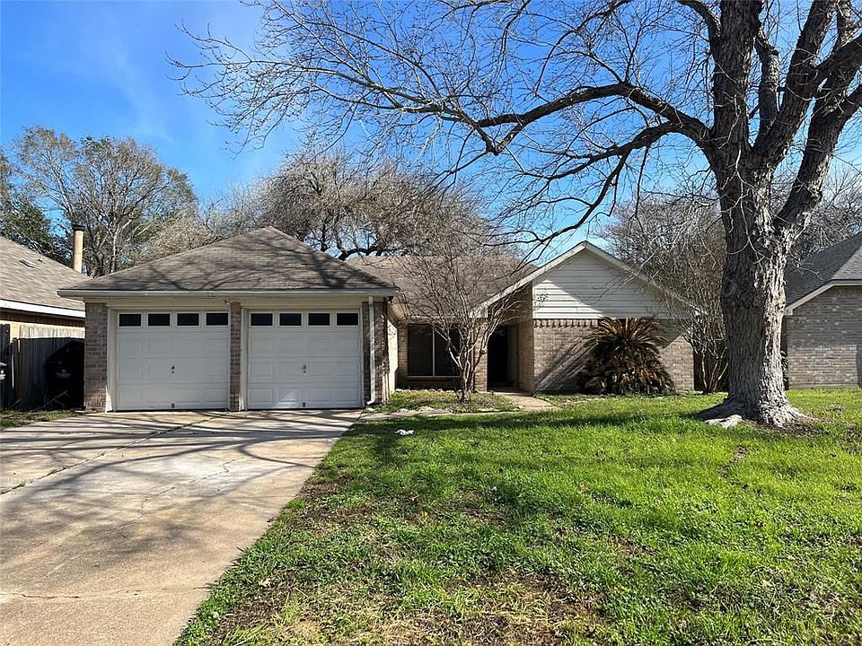 1st image of 2722 Village Ct