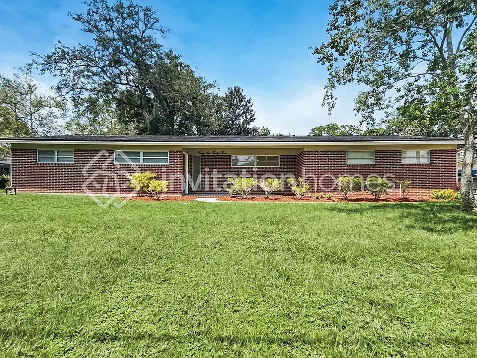 4633 Waverly Ln