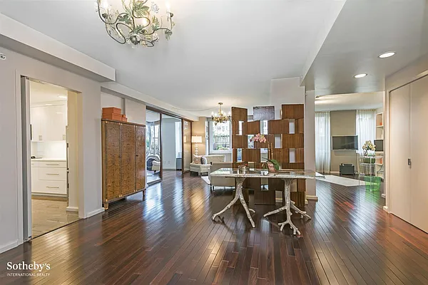 Sold by Sotheby's International Realty | media 11