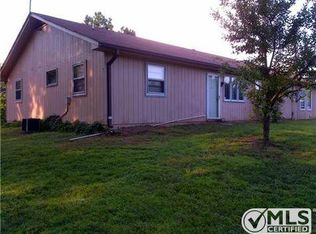 835 Stringfellow Rd, White Bluff, TN 37187
