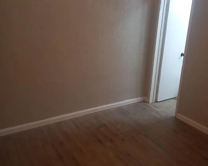 1342 Oak St #2 — Photo 10