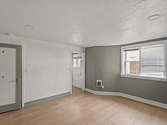 5th image of 378 E 5th Ave