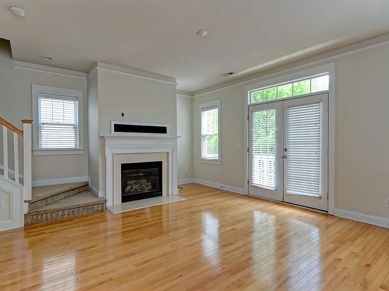1912 Lela Ave — Photo 14