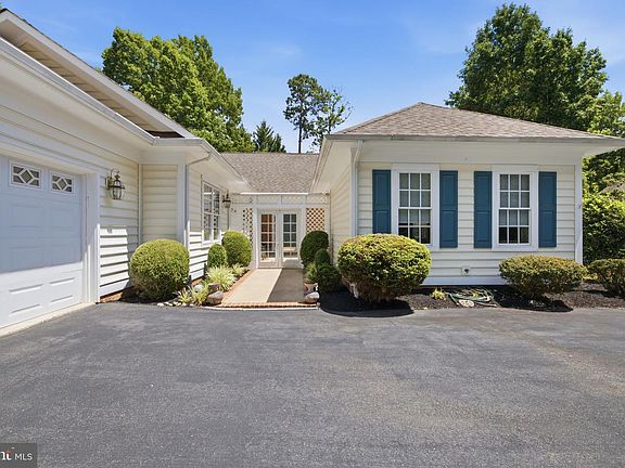 3rd image of 11709 Cedar Creek Ct