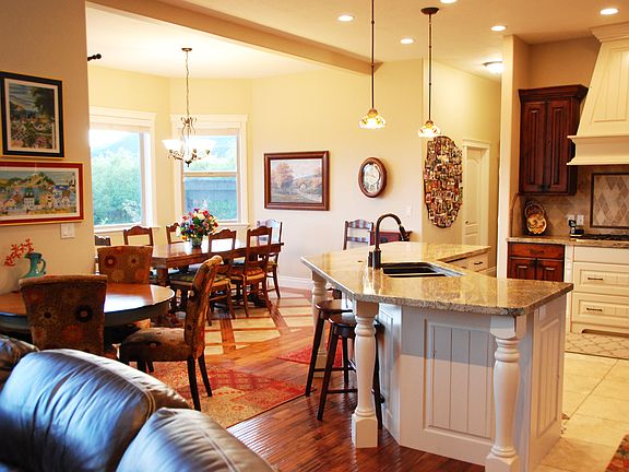 Family Kitchen Dining 