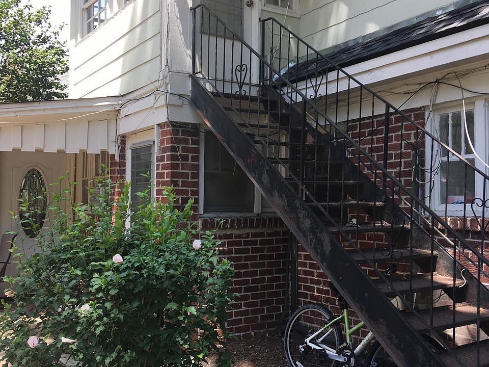 Stairs up to the apartment.