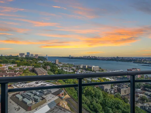 100 Carlyle Dr #16MN, Cliffside Park, NJ 07010