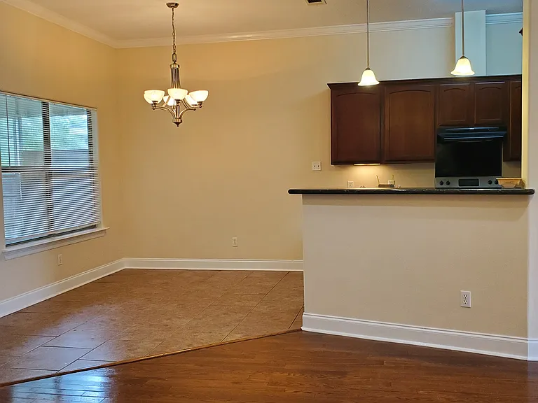 577 Panther Dr — Photo 2