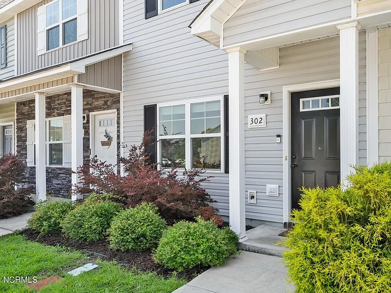 302 Justice Farm Dr — Photo 3