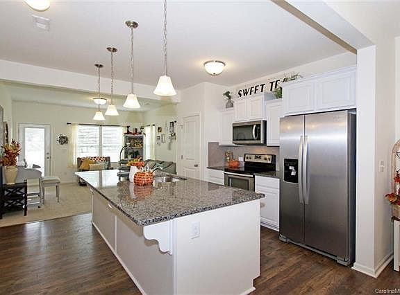4th image of 112C Davenport Dr #32