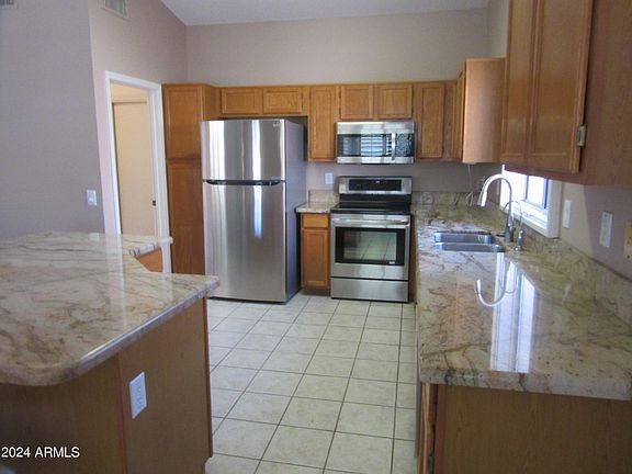 4th image of 1661 E FIRESTONE Court