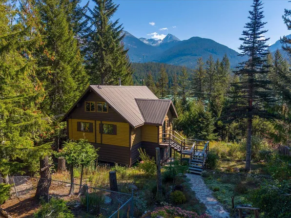 9291 Emerald Dr, Whistler, BC V8E 0G5