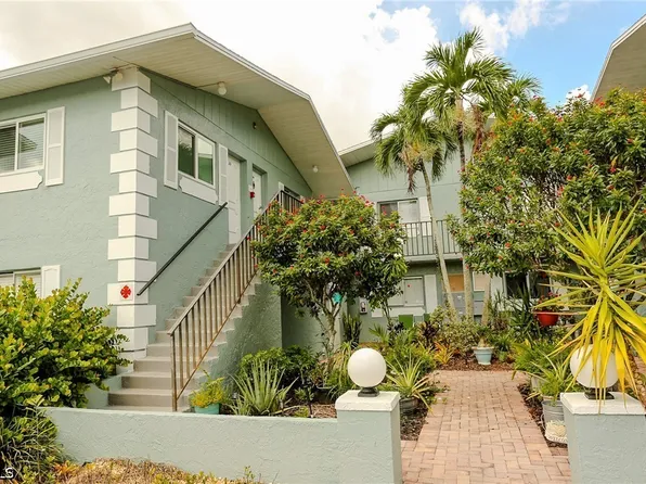 8061 Country Rd Unit 203, Fort Myers, FL 33919