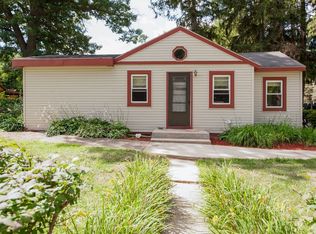4122 East Dr, Wonder Lake, IL