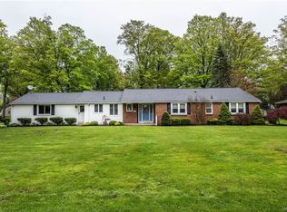 5531 Oakridge Dr, Hamburg, NY