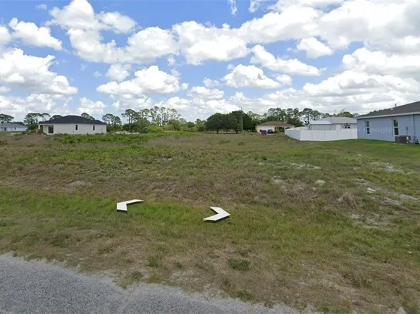 9046 Green Cir, Labelle, FL 33935