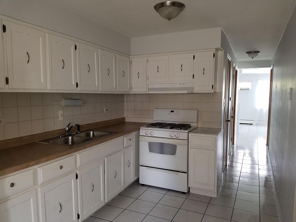 2nd image of 9215 Irving Park Rd APT 2E