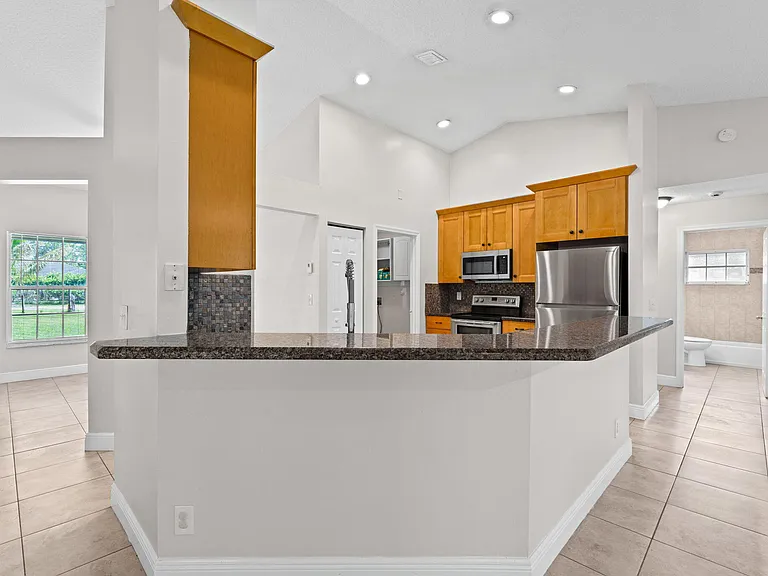 16628 Valencia Blvd — Photo 12