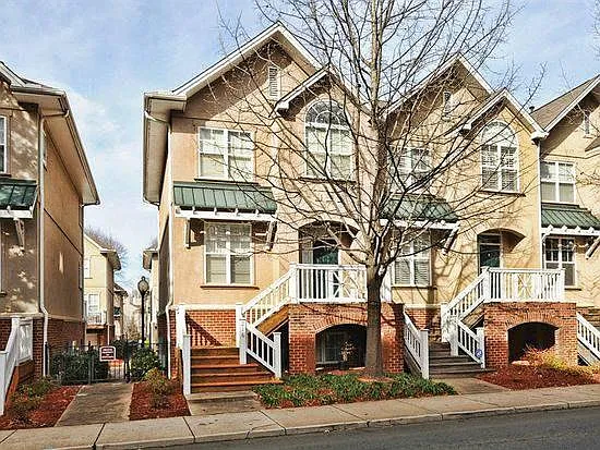 216 S Cedar St — Photo 13
