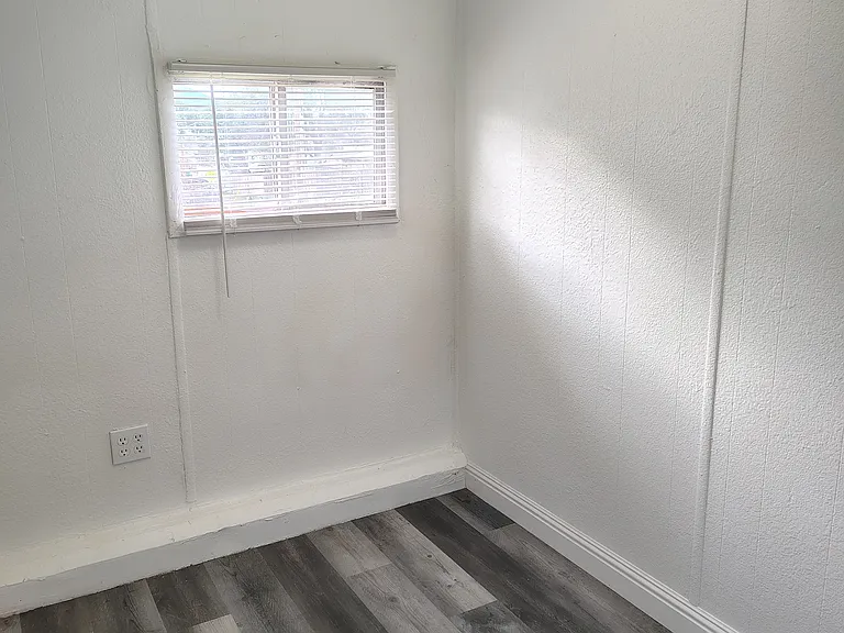 14179 Pearl St — Photo 11