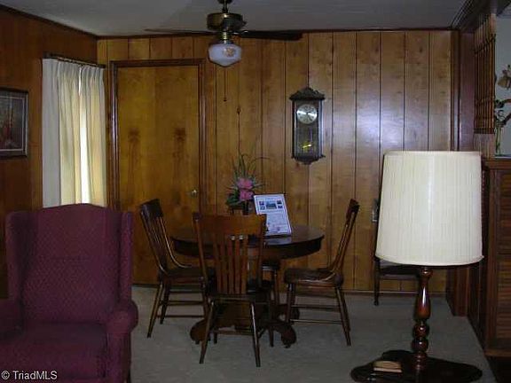 5th image of 809 Forest St