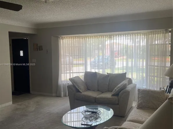 2730 NE 8th St, Pompano Beach, FL 33062