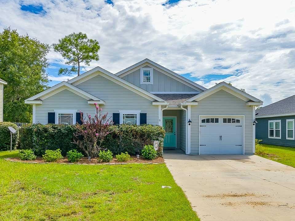 1st image of 15 Arbor View Dr