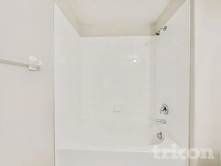 1724 Broad Winged Hawk Dr — Photo 40
