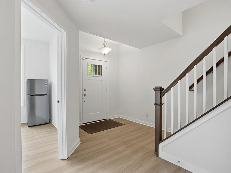 2893 Rayfield Ave — Photo 6