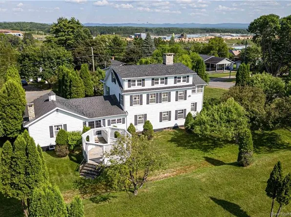 55 Hillcrest St, Plaster Rock, NB E7G 1V2