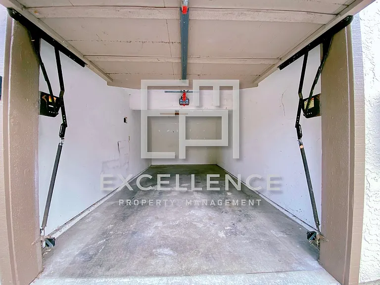 1336 Greenwich Ct — Photo 12