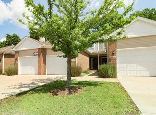 5579 Woodruff Shore Dr, Brighton, MI